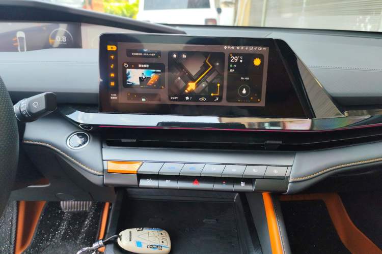 Used Changan UNI-V 2022 1.5T Smart Navigation Version
