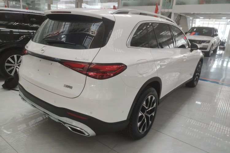 Used Mercedes-Benz GLC 2023 Facelift GLC 260 L 4MATIC Dynamic Version 5 Seats
