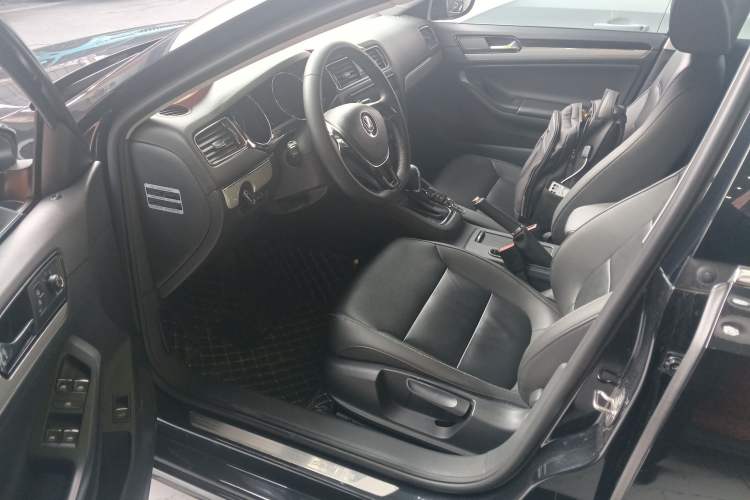 Used Volkswagen Sagitar 2015 1.6L Automatic Comfort Model