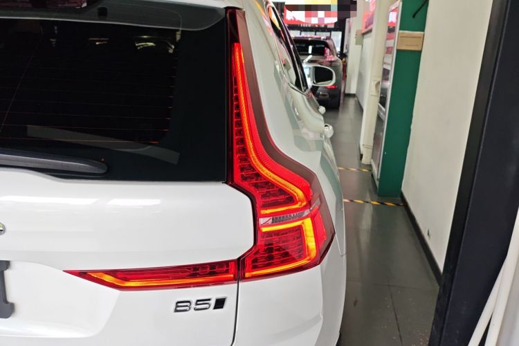 Used Volvo XC60 2023 B5 4x4 Smart Luxury Edition
