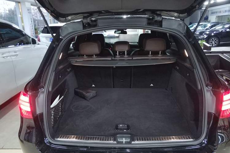 Used Mercedes-Benz GLC 2017 GLC 260 4MATIC Dynamic Edition
