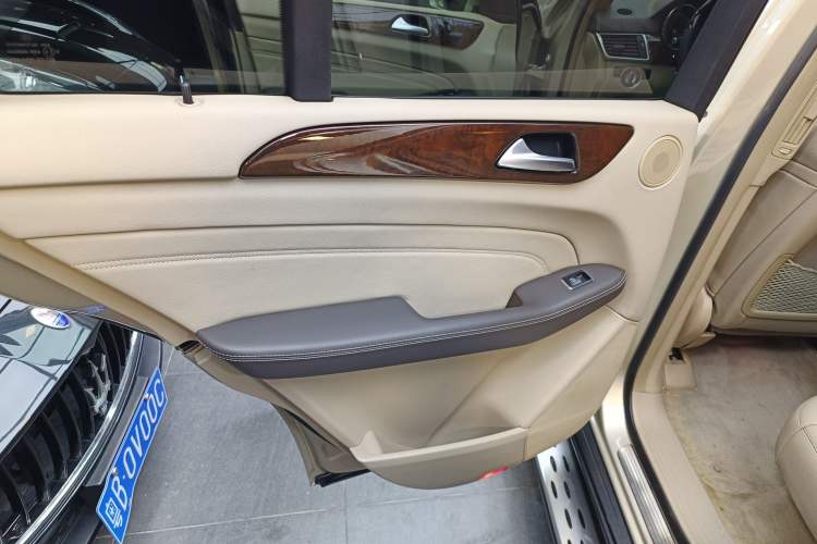 Used Mercedes-Benz M-Class 2012 ML 350 Luxury Edition