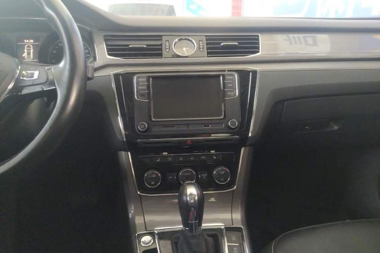 Used Volkswagen Passat 2017 330TSI DSG Luxury Edition