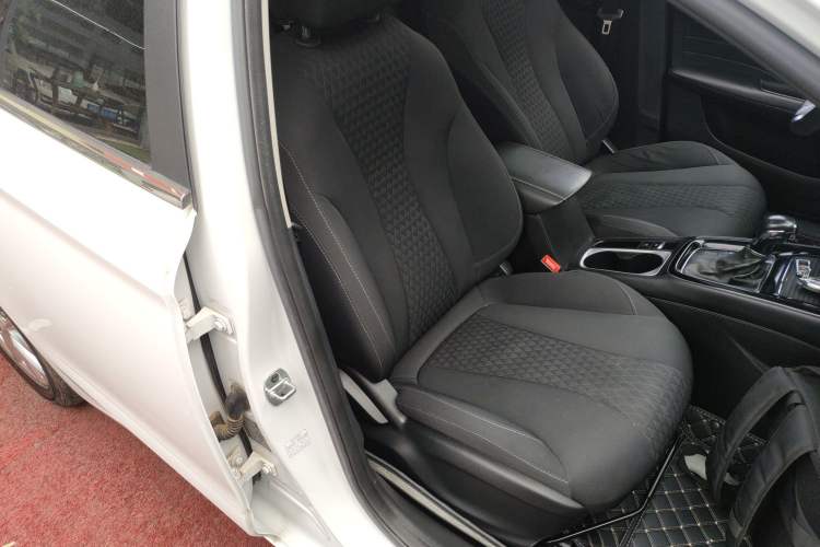 Used Roewe i5 2019 1.5L Automatic 4G Connected Langyue Edition
