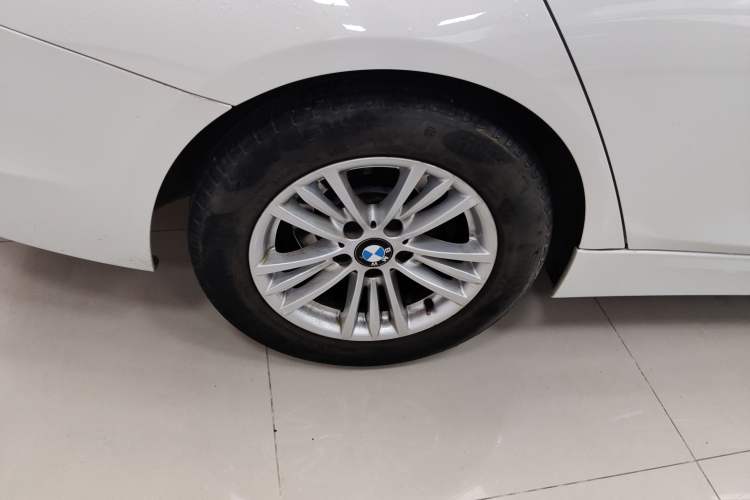 Used BMW 3 Series 2014 320Li Fashion Model
