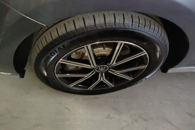 Used BYD Song MAX New Energy 2022 DM-i 105KM Flagship Model
