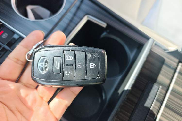 Used Toyota Sienna 2024 2.5L Hybrid Four-Wheel Drive Prestige Edition