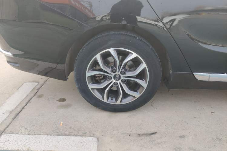 Used Geely Auto Emgrand GT 2017 2.4L Luxury Model
