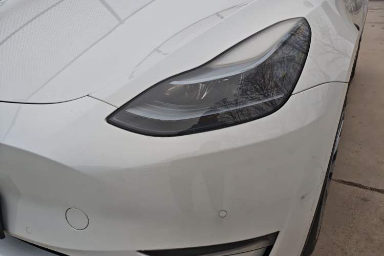 Used Tesla Model Y 2023 Long-Range All-Wheel-Drive Version
