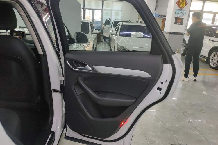 Used Audi Q3 2017 30 TFSI Fashion Model
