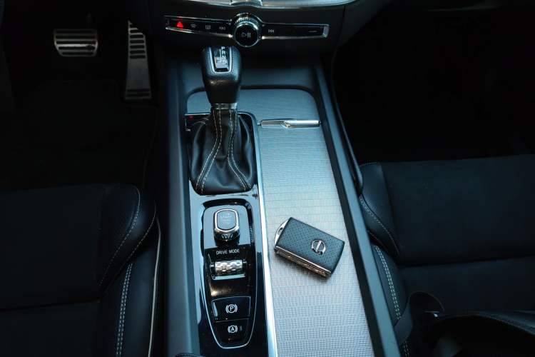 Used Volvo XC60 2018 T5 4x4 Smart & Sporty Edition