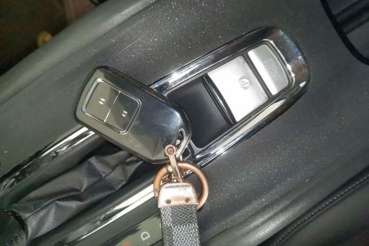 Used Honda Vezel 2020 1.5L CVT Luxury Edition
