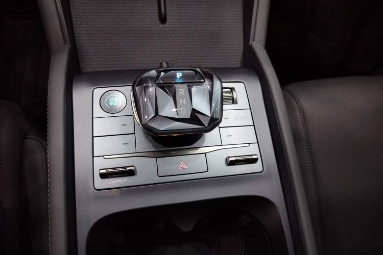 Used BYD Qin L 2024 DM-i 120KM Leading Model
