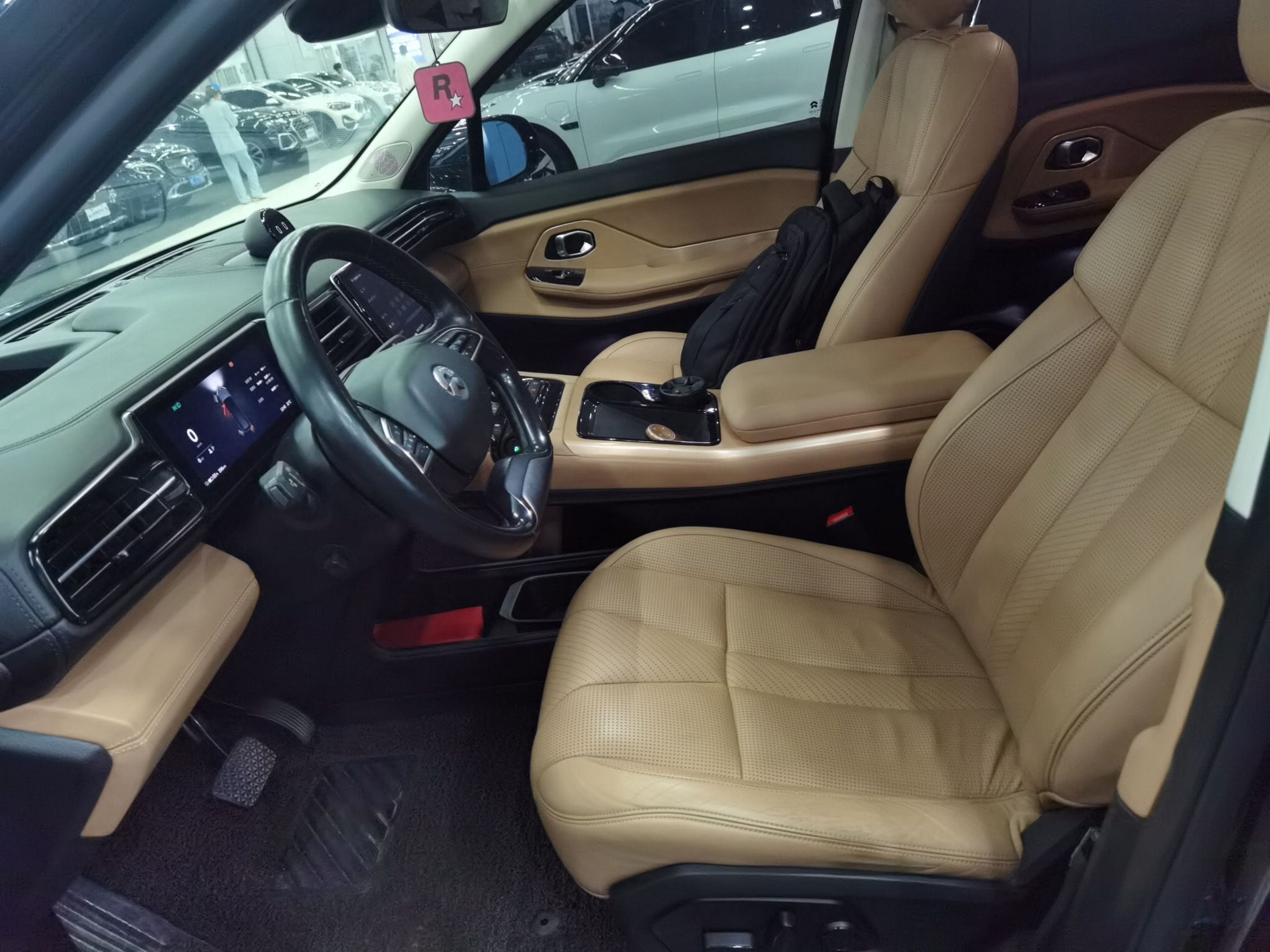 Переднее сиденье в автомобиле