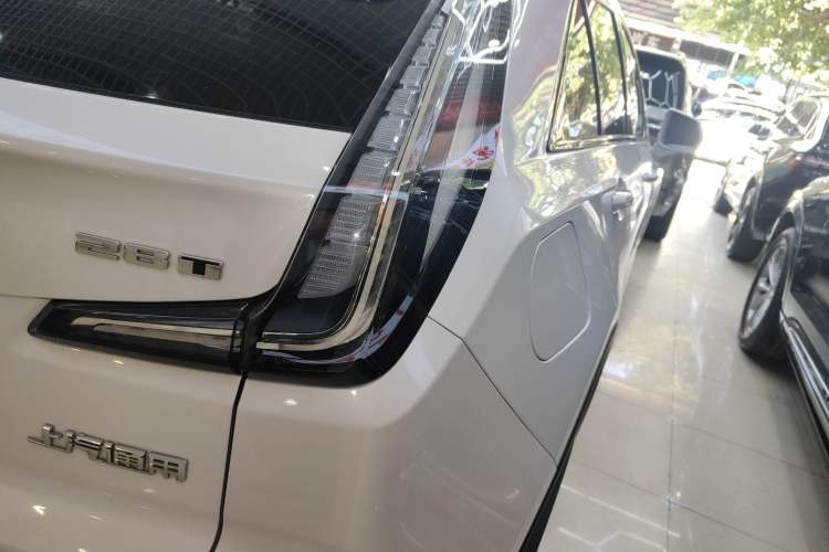 Used Cadillac XT4 2018 28T 4x4 Platinum Sport Edition
