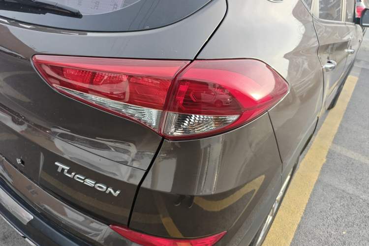 Used Hyundai Tucson 2018 1.6T Dual-Clutch Two-Wheel Drive 15th Anniversary Special Edition