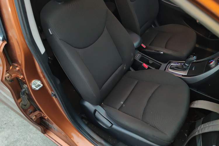 Used Hyundai Elantra 2015 1.6L Automatic Leading Model
