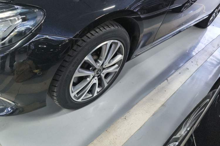 Used Mercedes-Benz E-Class 2019 E 260 L
