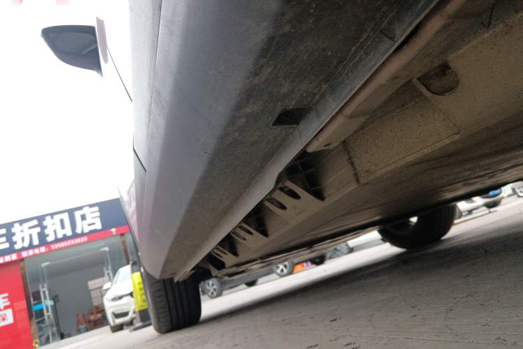 Used Geometry E Firefly 2024 401 km Fluorescent
