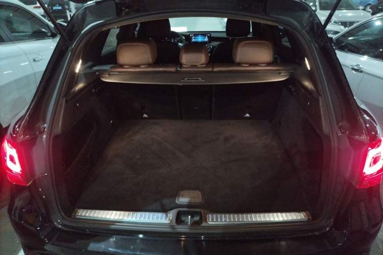 Used Mercedes-Benz GLC 2021 GLC 260 L 4MATIC Dynamic Edition
