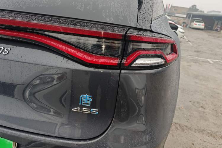 Used BYD Tang New Energy 2018 DM 2.0T All-Wheel Drive Smart Connectivity Luxury Model 7 Seats China V Emission Standard
