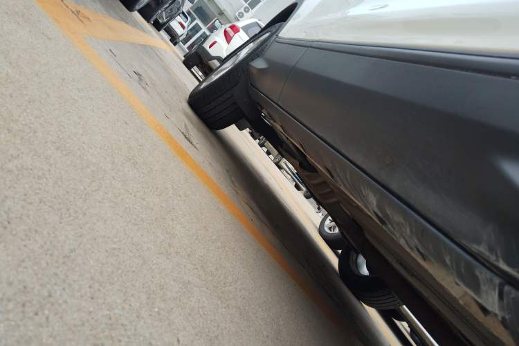 Used Ford Kuga 2017 EcoBoost 180 Two-Wheel-Drive Tiger Leap Model
