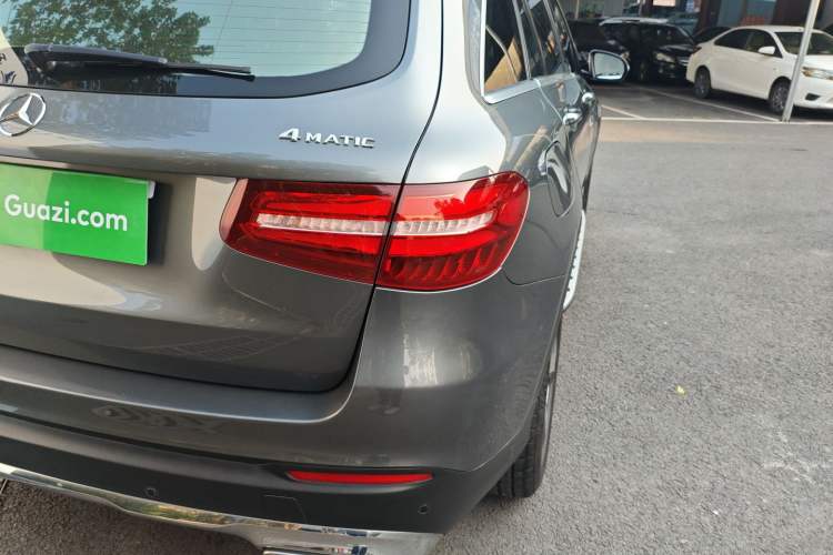 Used Mercedes-Benz GLC 2016 GLC 260 4MATIC Luxury Model
