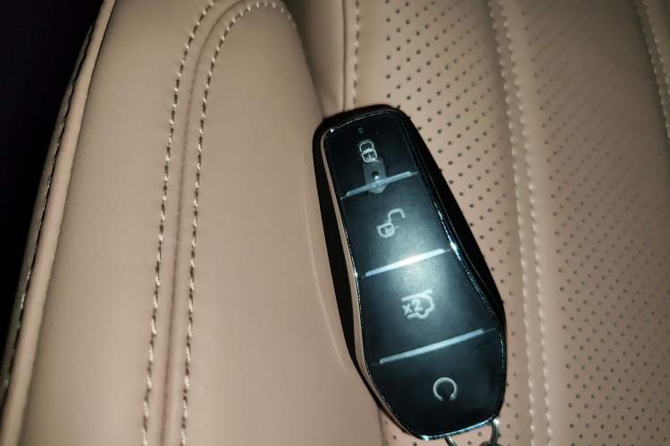 Used BYD Song L EV 2025 Intelligent Driving Version 662 km LiDAR Excellence Edition
