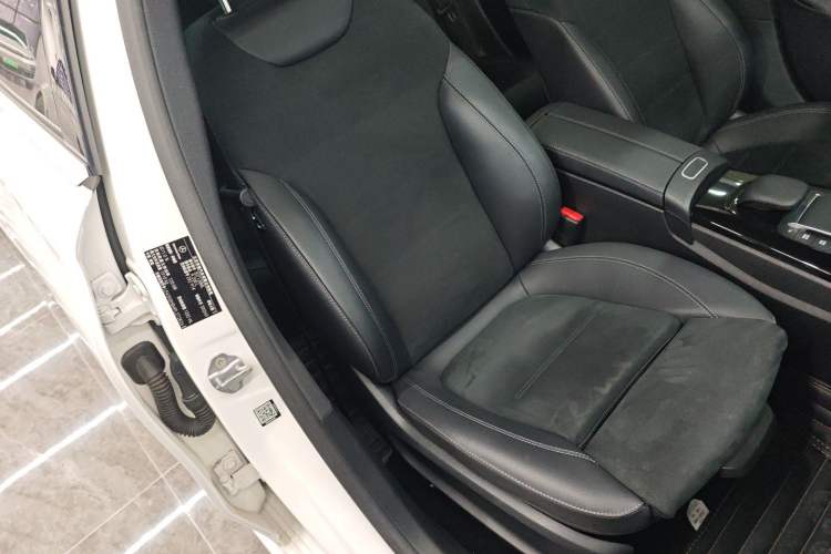 Used Mercedes-Benz A-Class 2022 Revised Version A 200 L Sport Sedan Fashionable Style