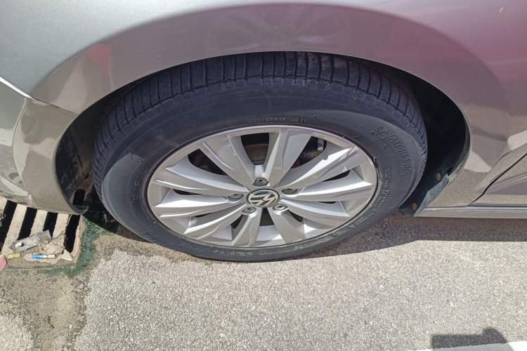 Used Volkswagen Sagitar 2014 Revised Version 1.6L Automatic Comfort Edition
