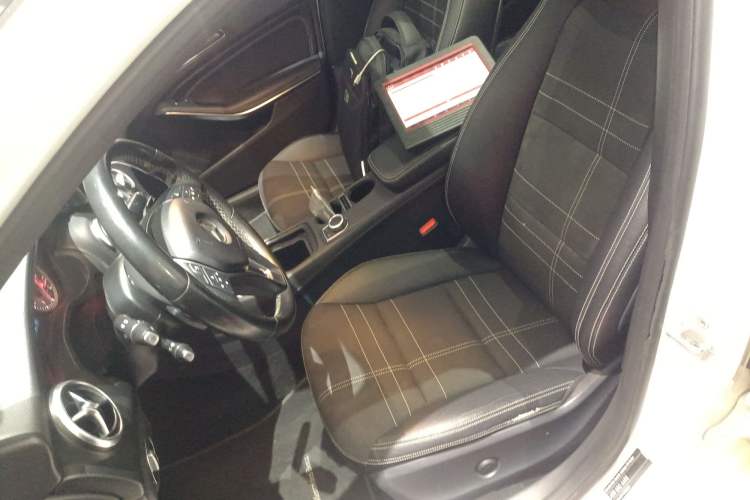 Used Mercedes-Benz A-Class 2015 A 200 Fashion Model

