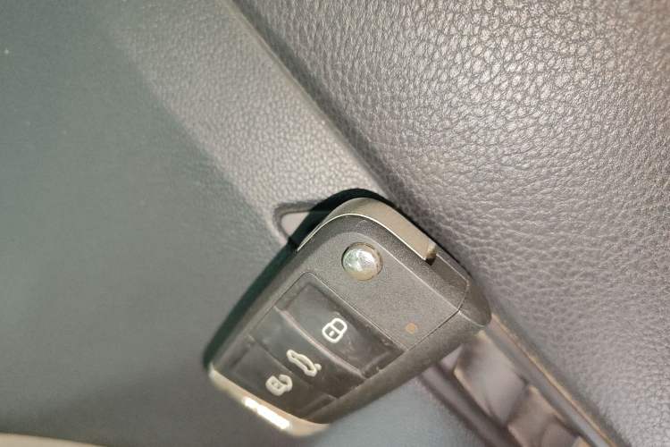 Used Volkswagen Golf 2016 230TSI Automatic Luxury Version
