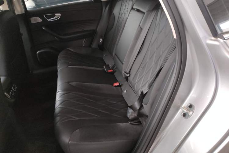 Used Roewe D7 2023 DMH 125km Excellence Edition
