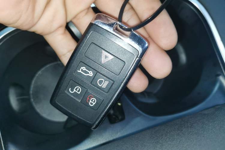 Used Land Rover Discovery Sport New Energy 2022 Facelifted P300e Plug-in Hybrid Electric Version
