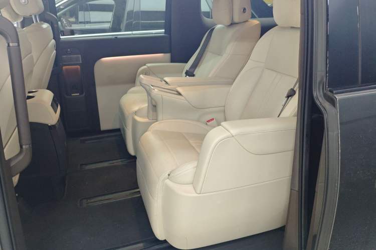 Used Li Auto MEGA 2024 Ultra Model
