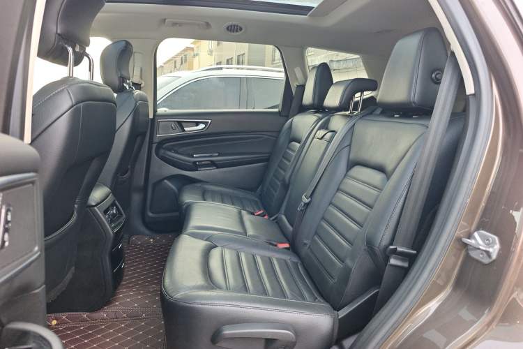 Used Ford Edge 2016 EcoBoost 245 Four-Wheel Drive Titanium Edition 7-Seater
