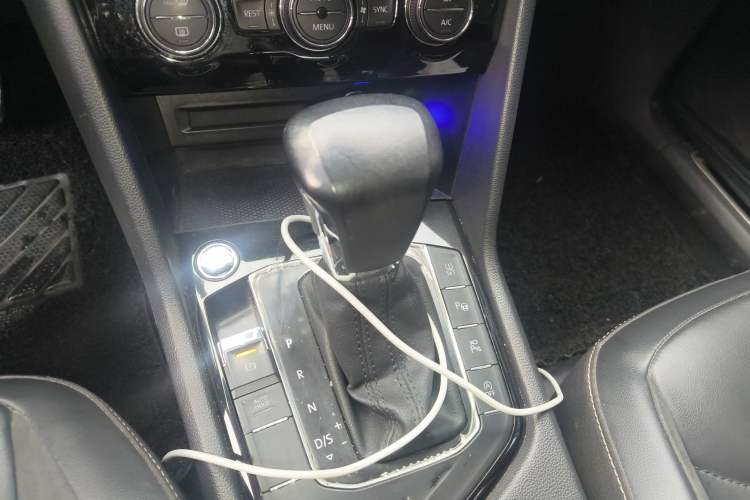 Used Volkswagen Tiguan L 2021 330TSI Automatic Two-Wheel Drive R-Line Enhanced Edition
