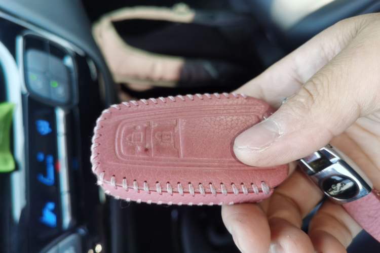 Used Toyota IZOA 2020 2.0L Enjoy Edition
