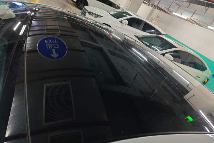 Used  E8 2024 550 km Range Rear-Drive MAX
