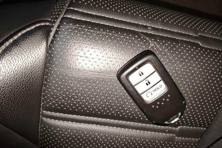 Used Honda CR-V 2017 240TURBO CVT Front-Wheel Drive Fashion Edition