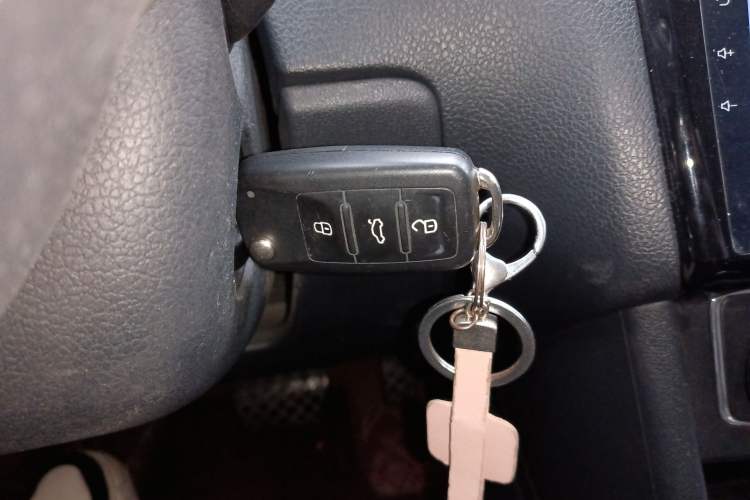 Used Volkswagen Polo 2016 1.6L Automatic Comfort Model