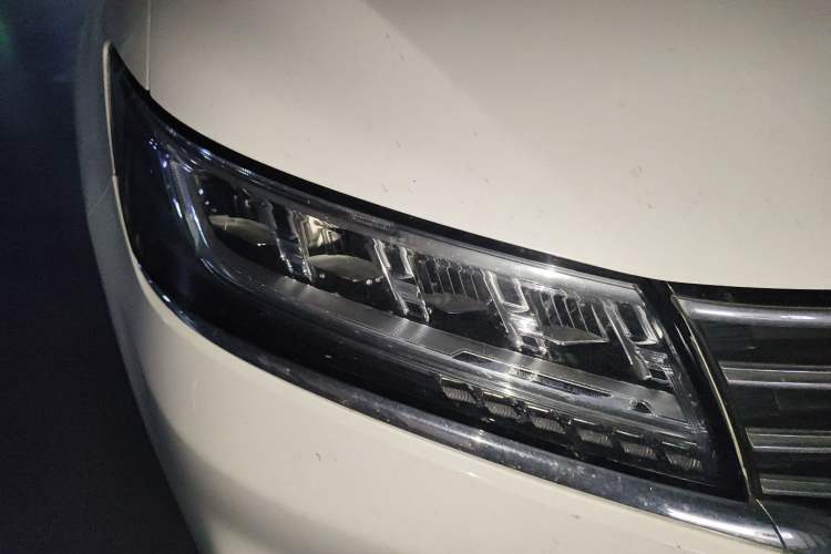 Used Roewe RX5 2018 20T Two-Wheel Drive Automatic Internet Smart Luxury Edition
