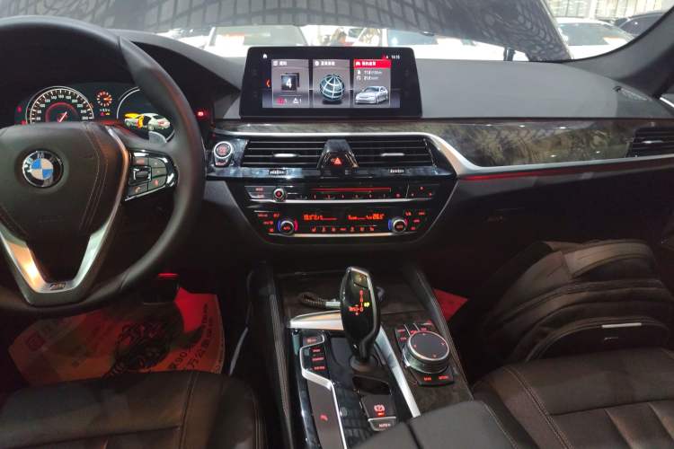 Used BMW 5 Series 2018 530Li Leading Model M Sport Package