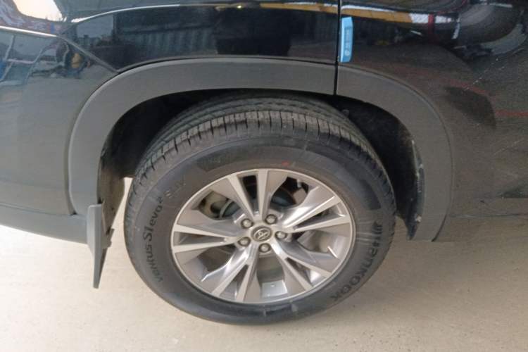 Used Toyota Highlander 2018 2.0T Two-Wheel Drive Elite Version 5 Seats China VI Standard
