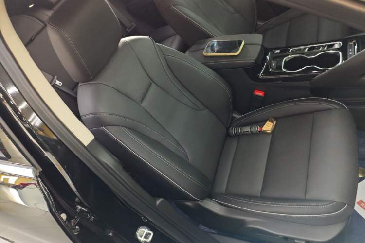 Used Buick Envision 2023 Encore S 552T Two-Wheel Drive Luxury Model
