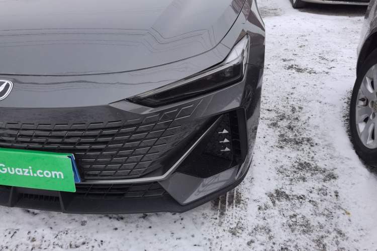 Used Changan UNI-V 2022 1.5T Prestige Version
