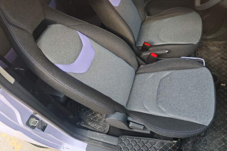 Used Chery QQ Ice Cream 2022 170km Sundae Phosphate Lithium-Ion
