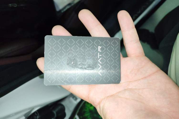 Used  11 2022 Long-Range Dual-Motor Luxury Edition 5 Seats
