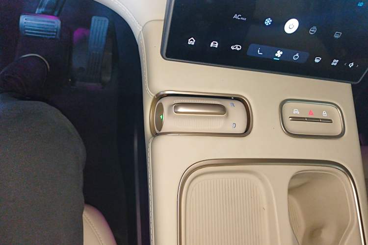 Used Nio ES6 2024 75 kWh
