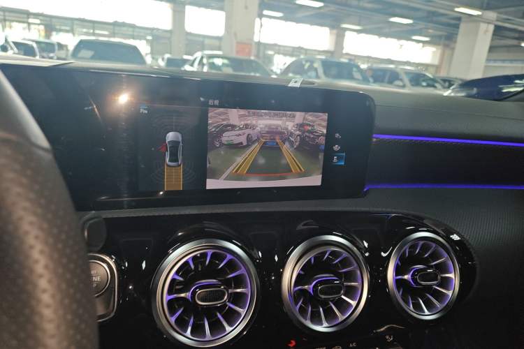 Used Mercedes-Benz A-Class 2022 Revised Version A 200 L Sport Sedan Fashionable Style
